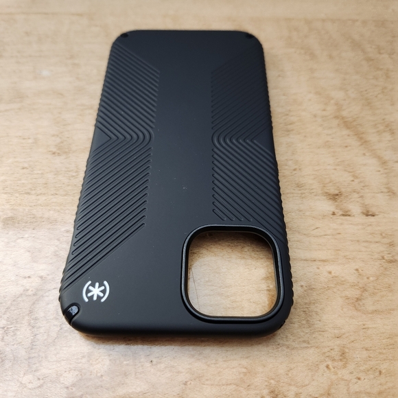 Speck Presidio2 Grip Magsafe Case For Apple iPhone 14 Plus/15 Plus Black - Picture 5 of 7